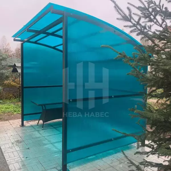 Полуарочный навес с зашивкой стен для зоны отдыха