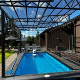 навес для бассейна с монолитным поликарбонатом