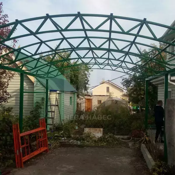 монтаж навеса для дачи