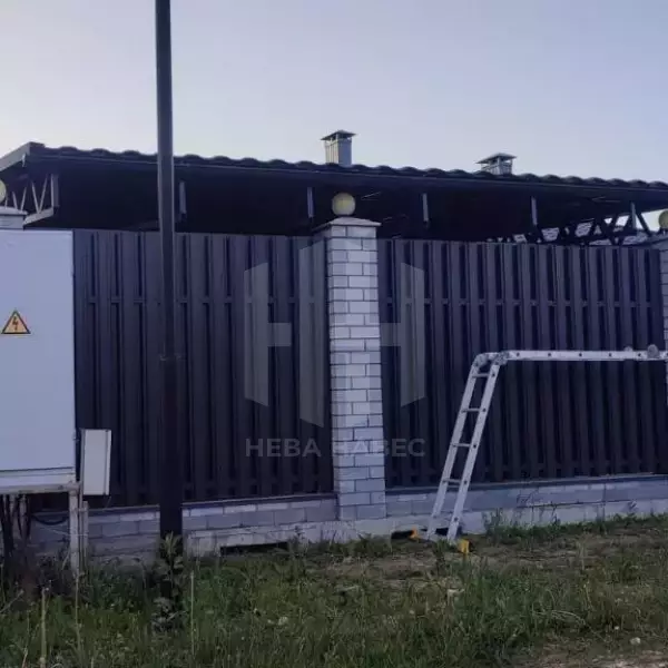 односкатный примыкающий навес для дачи
