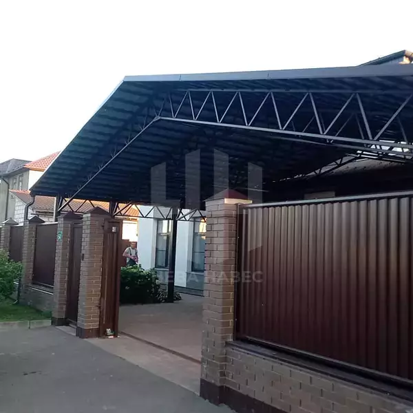 Металлический навес с металлочерепицей