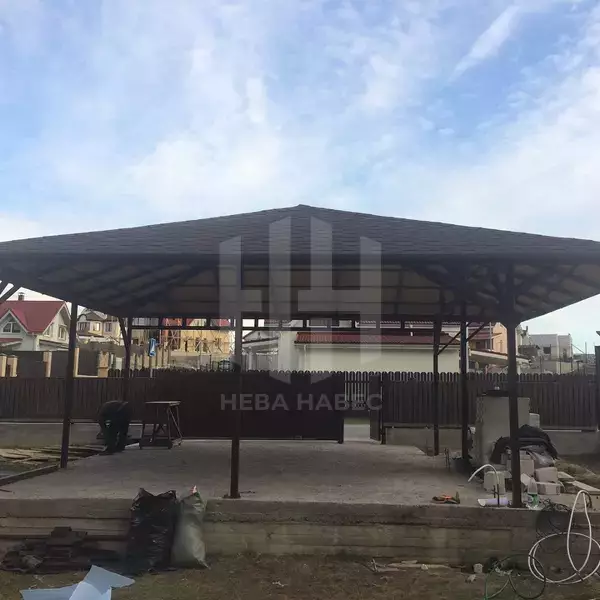 Четырёхскатный вальмовый навес для загородного дома