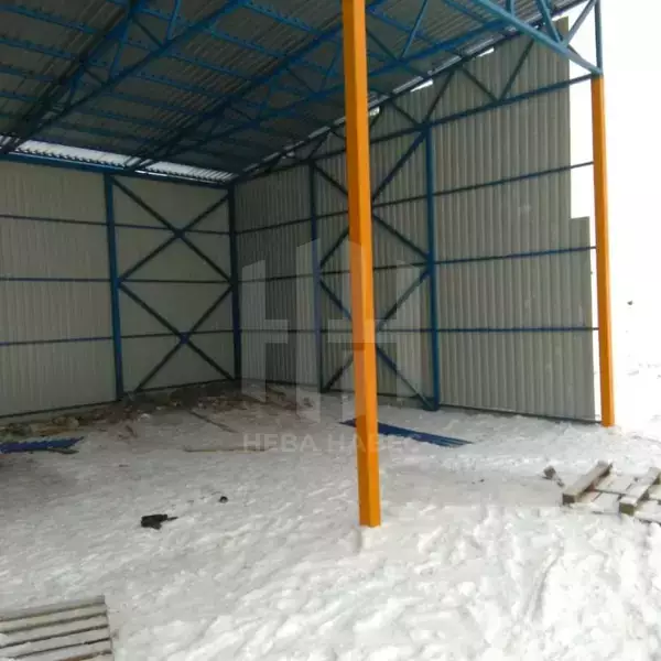 навес односкатный с высокой кровлей и боковыми стенками