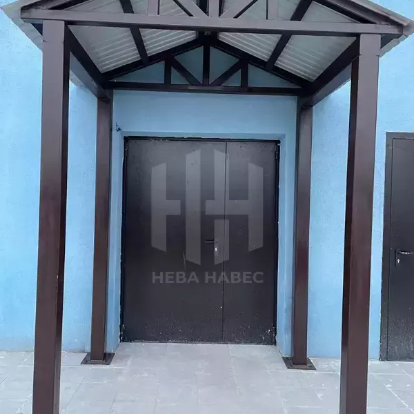 Двускатный примыкающий навес из профлиста марки НС 16